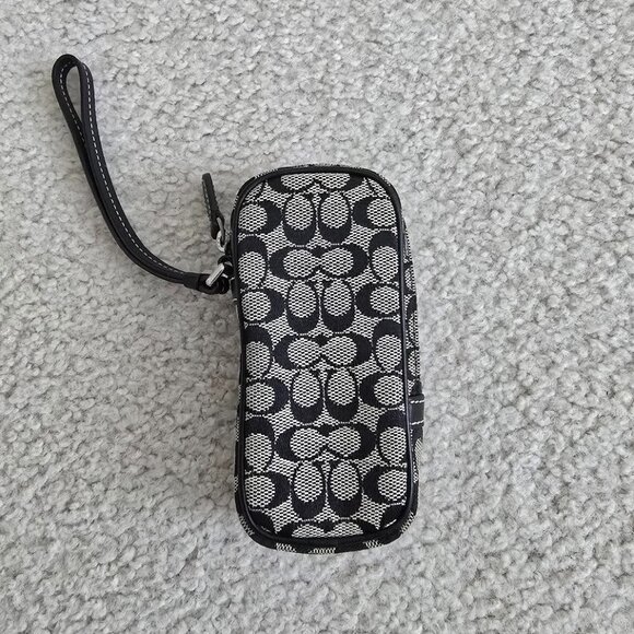 Vintage Coach Wristlet Phone Case Black Signature Mini C Logo Zipper - Picture 1 of 5